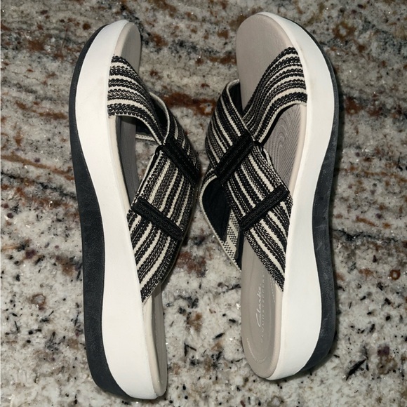 Clarks Arla Wave Sandal - Picture 2 of 7